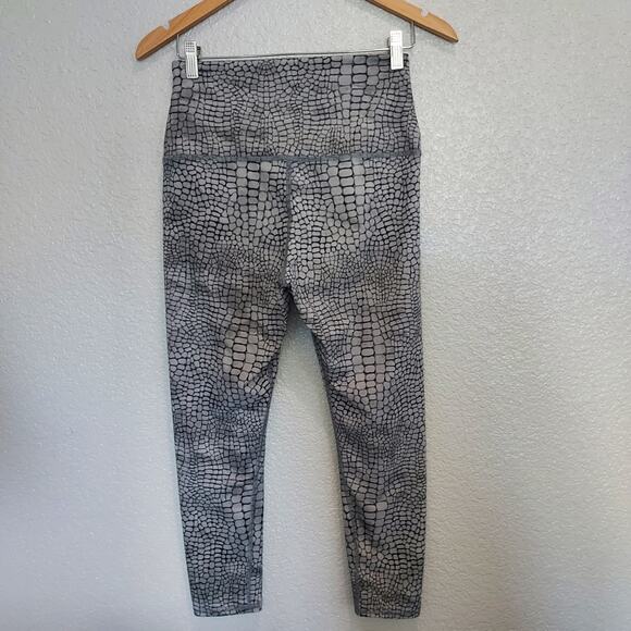 Evolution & Creation Gray Snake Skin Print Athletic Pants Size M - Picture 6 of 8